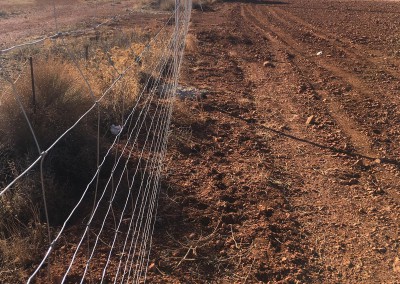 Trabajos de montaje de pastores y cercados eléctricos y jardinería